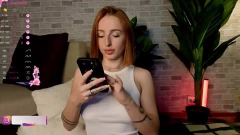 BabyyyLuna online show from 11, 9, 2025