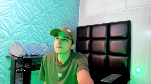 Snapshot of bad_boy_21_ chatting on 22, 2, 2026 bad_boy_21_ online show from 22, 2, 2026