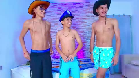 Snapshot of badboy_twinks chatting on 18, 10, 2025 badboy_twinks online show from 18, 10, 2025