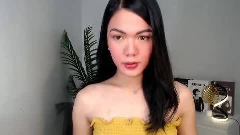 Hello  im your lovely Cheska online show from 25, 1, 2025