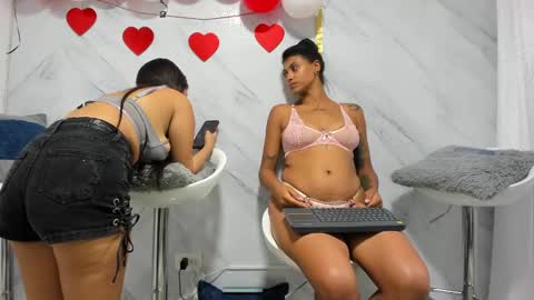 Snapshot of badgirls_000 chatting on 18, 2, 2025 candy and dayan online show from 18, 2, 2025