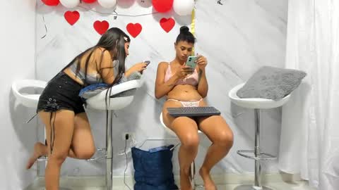 Snapshot of badgirls_000 chatting on 19, 2, 2025 candy and dayan online show from 19, 2, 2025