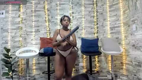 Snapshot of badgirls_000 chatting on 16, 10, 2025 candy and dayan online show from 16, 10, 2025