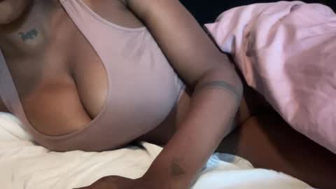 badgurldnay online show from 8, 10, 2025