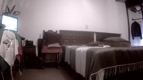 Snapshot of badhombremx chatting on 25, 6, 2026 Mexican livin Off the Wall online show from 25, 6, 2026