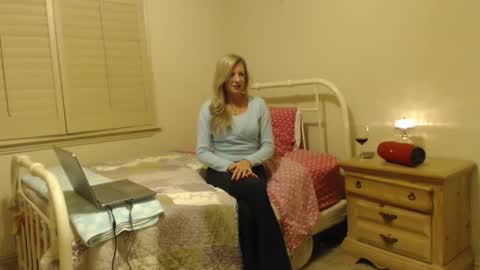 Happy Girl online show from 16, 1, 2025