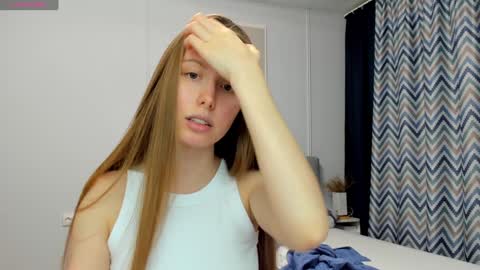 Snapshot of bam_bi chatting on 12, 1, 2025 Kira online show from 12, 1, 2025