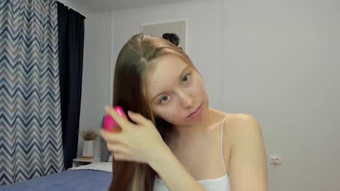 Snapshot of bam_bi chatting on 10, 2, 2025 Kira online show from 10, 2, 2025