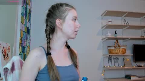 Snapshot of bam_bi chatting on 13, 10, 2025 Kira online show from 13, 10, 2025