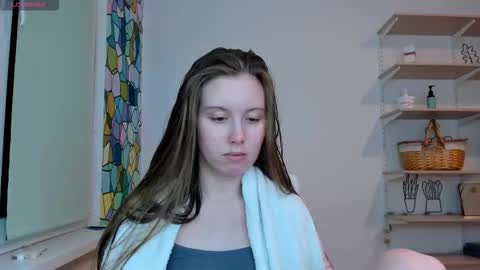 Snapshot of bam_bi chatting on 26, 10, 2025 Kira online show from 26, 10, 2025