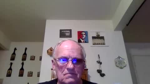 banana_hammock70 online show from 18, 4, 2026