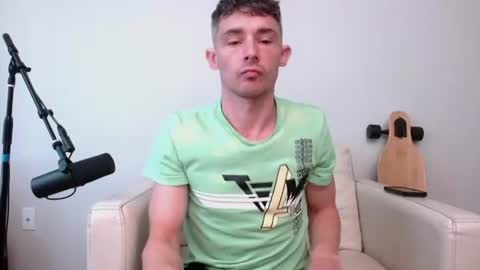 Snapshot of bananacurvesleft chatting on 23, 6, 2026 bananacurvesleft online show from 23, 6, 2026