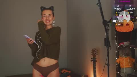 Snapshot of bananya_kitty chatting on 28, 10, 2025 Ellen and online show from 28, 10, 2025