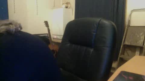 Snapshot of bangintoleather chatting on 2, 11, 2025 bangintoleather online show from 2, 11, 2025