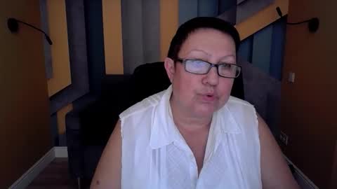 Snapshot of barbaraturners chatting on 8, 11, 2025 barbaraturners online show from 8, 11, 2025