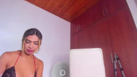 Snapshot of barbie_ds chatting on 3, 10, 2025 barbie_ds online show from 3, 10, 2025