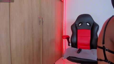 Nicolle  online show from 10, 11, 2025