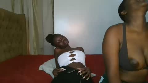 Snapshot of barbie_queen2 chatting on 20, 9, 2025 queen online show from 20, 9, 2025