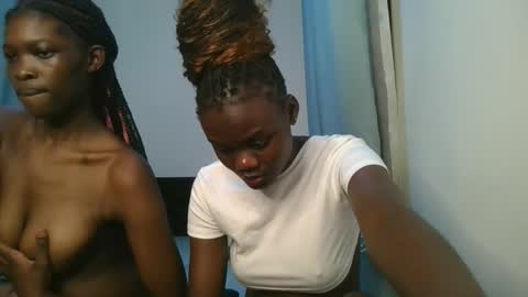 Snapshot of barbie_queen2 chatting on 30, 10, 2025 queen online show from 30, 10, 2025