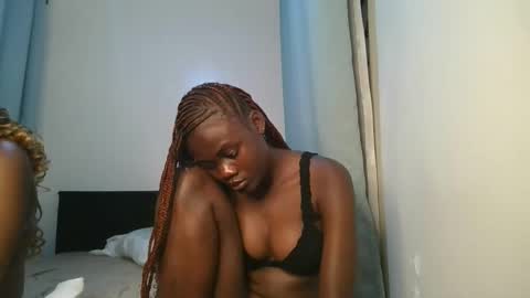 Snapshot of barbie_queen2 chatting on 6, 11, 2025 queen online show from 6, 11, 2025