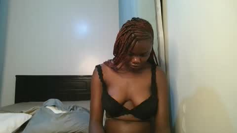 Snapshot of barbie_queen2 chatting on 12, 11, 2025 queen online show from 12, 11, 2025