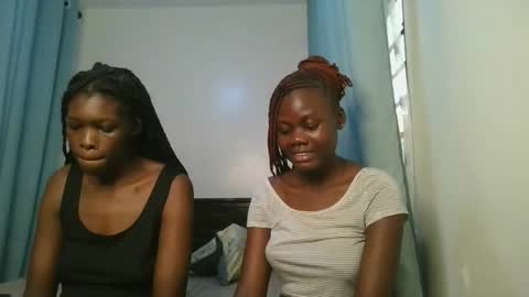 Snapshot of barbie_queen2 chatting on 13, 11, 2025 queen online show from 13, 11, 2025