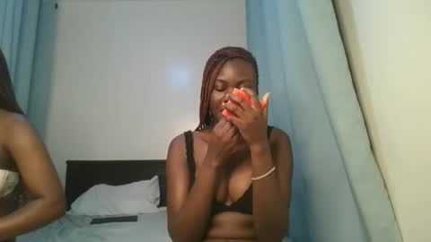 Snapshot of barbie_queen2 chatting on 30, 11, 2025 queen online show from 30, 11, 2025