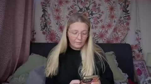 barbiegirl966 online show from 5, 12, 2025