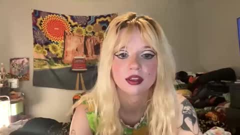 Snapshot of bardoteyed chatting on 4, 11, 2025 Bardot Eyed online show from 4, 11, 2025