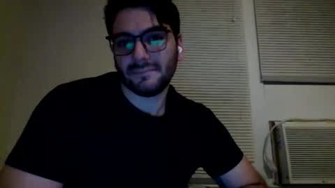 yooitsbasil online show from 28, 9, 2025