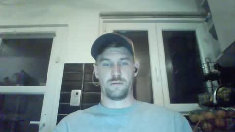 Snapshot of basteleus1 chatting on 27, 2, 2025 basteleus1 online show from 27, 2, 2025