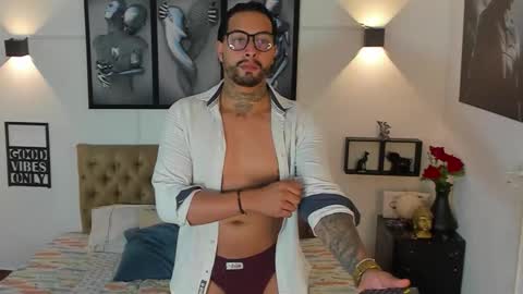 Snapshot of bastian_jones1 chatting on 8, 10, 2025 bastian_jones1 online show from 8, 10, 2025