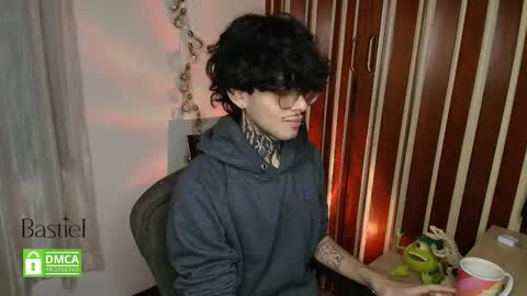 Snapshot of bastiel_ chatting on 19, 9, 2025 Bastiel online show from 19, 9, 2025