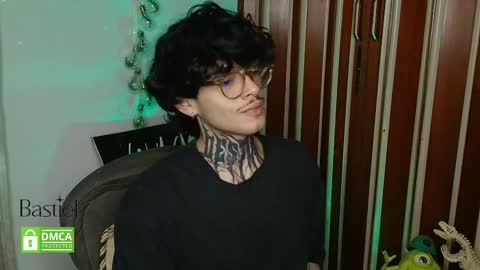 Snapshot of bastiel_ chatting on 2, 10, 2025 Bastiel online show from 2, 10, 2025