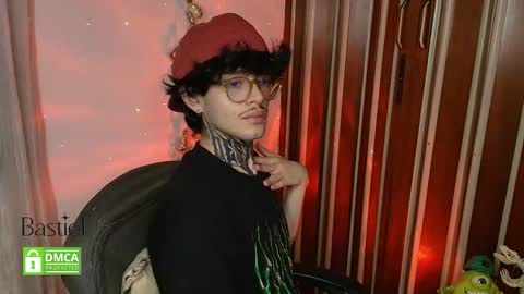 Snapshot of bastiel_ chatting on 9, 10, 2025 Bastiel online show from 9, 10, 2025