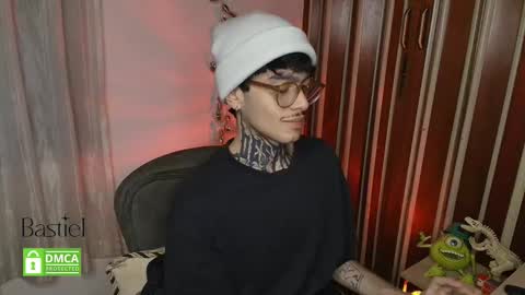 Snapshot of bastiel_ chatting on 17, 10, 2025 Bastiel online show from 17, 10, 2025