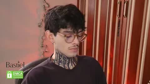 Snapshot of bastiel_ chatting on 21, 10, 2025 Bastiel online show from 21, 10, 2025