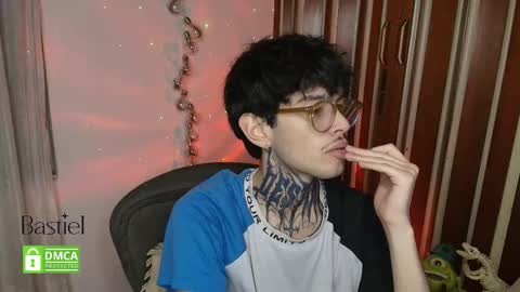 Snapshot of bastiel_ chatting on 28, 10, 2025 Bastiel online show from 28, 10, 2025