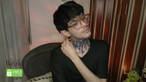 Snapshot of bastiel_ chatting on 30, 10, 2025 Bastiel online show from 30, 10, 2025