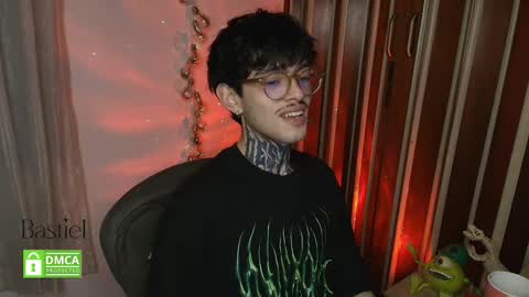 Snapshot of bastiel_ chatting on 6, 11, 2025 Bastiel online show from 6, 11, 2025