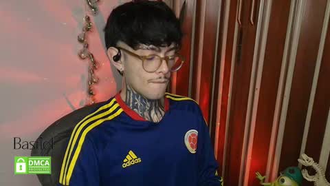 Snapshot of bastiel_ chatting on 13, 11, 2025 Bastiel online show from 13, 11, 2025