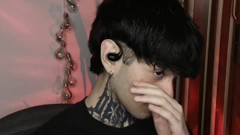 Snapshot of bastiel_ chatting on 4, 12, 2025 Bastiel online show from 4, 12, 2025