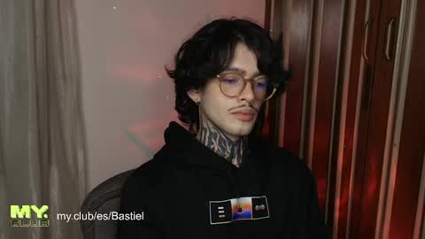 Snapshot of bastiel_ chatting on 8, 5, 2026 Bastiel online show from 8, 5, 2026
