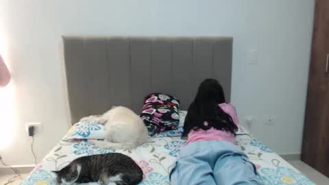 Snapshot of bat_777 chatting on 28, 10, 2025 Aron online show from 28, 10, 2025