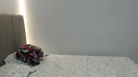 Snapshot of bat_777 chatting on 8, 11, 2025 Aron online show from 8, 11, 2025