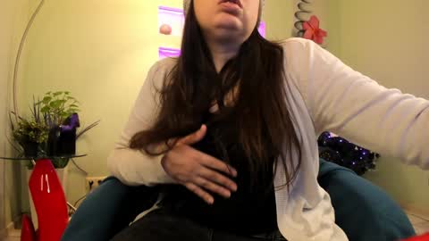 battymoll online show from 12, 12, 2024