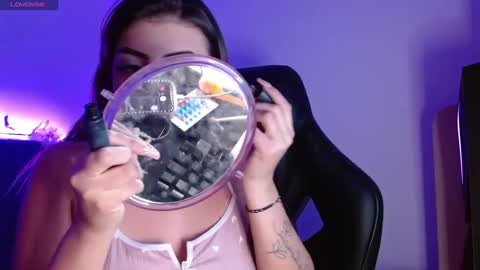 Snapshot of bay_babe chatting on 1, 2, 2025 bay_babe online show from 1, 2, 2025