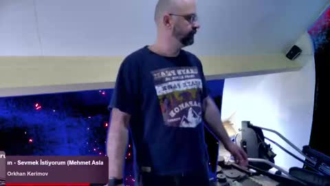 Snapshot of bazzz_8 chatting on 5, 3, 2025 bazzz_8 online show from 5, 3, 2025