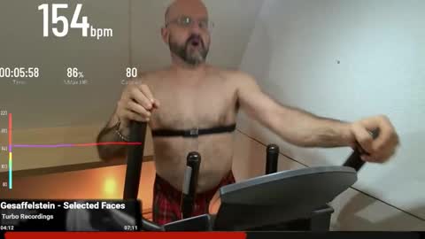 Snapshot of bazzz_8 chatting on 20, 10, 2025 bazzz_8 online show from 20, 10, 2025