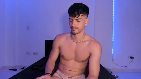Snapshot of bbbeachboy chatting on 3, 12, 2024 Valentino online show from 3, 12, 2024